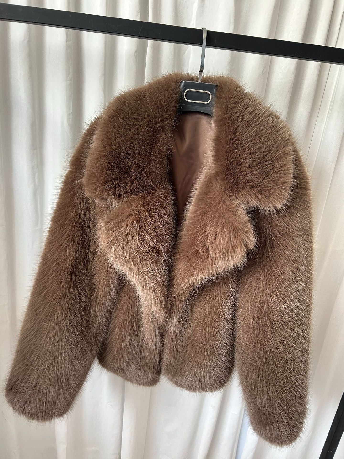 Faux Fur Elegance – The Iconic Winter Statement Coat