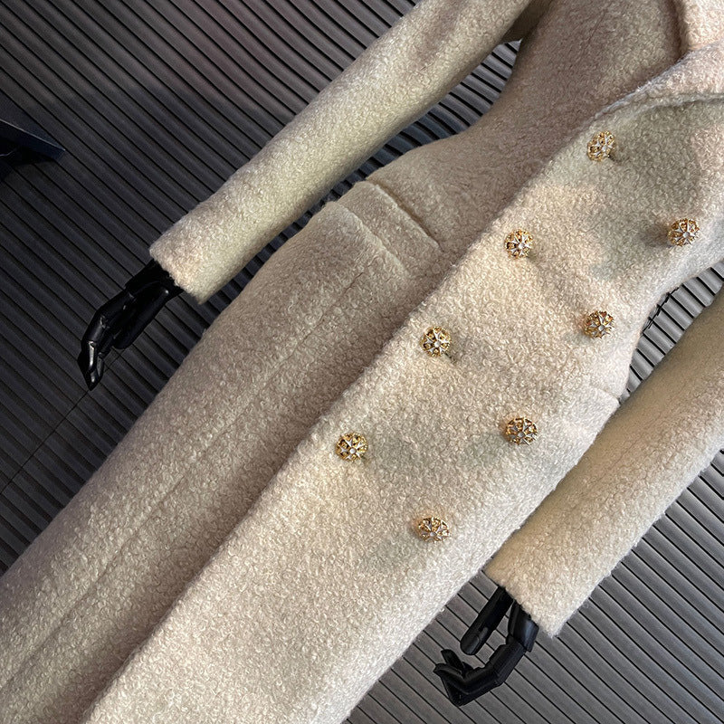 Wool Grace Coat – The Timeless Winter Silhouette